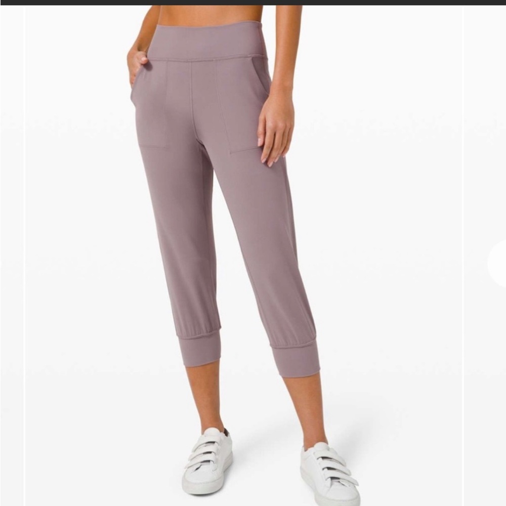 Lululemon Cropped Align Jogger